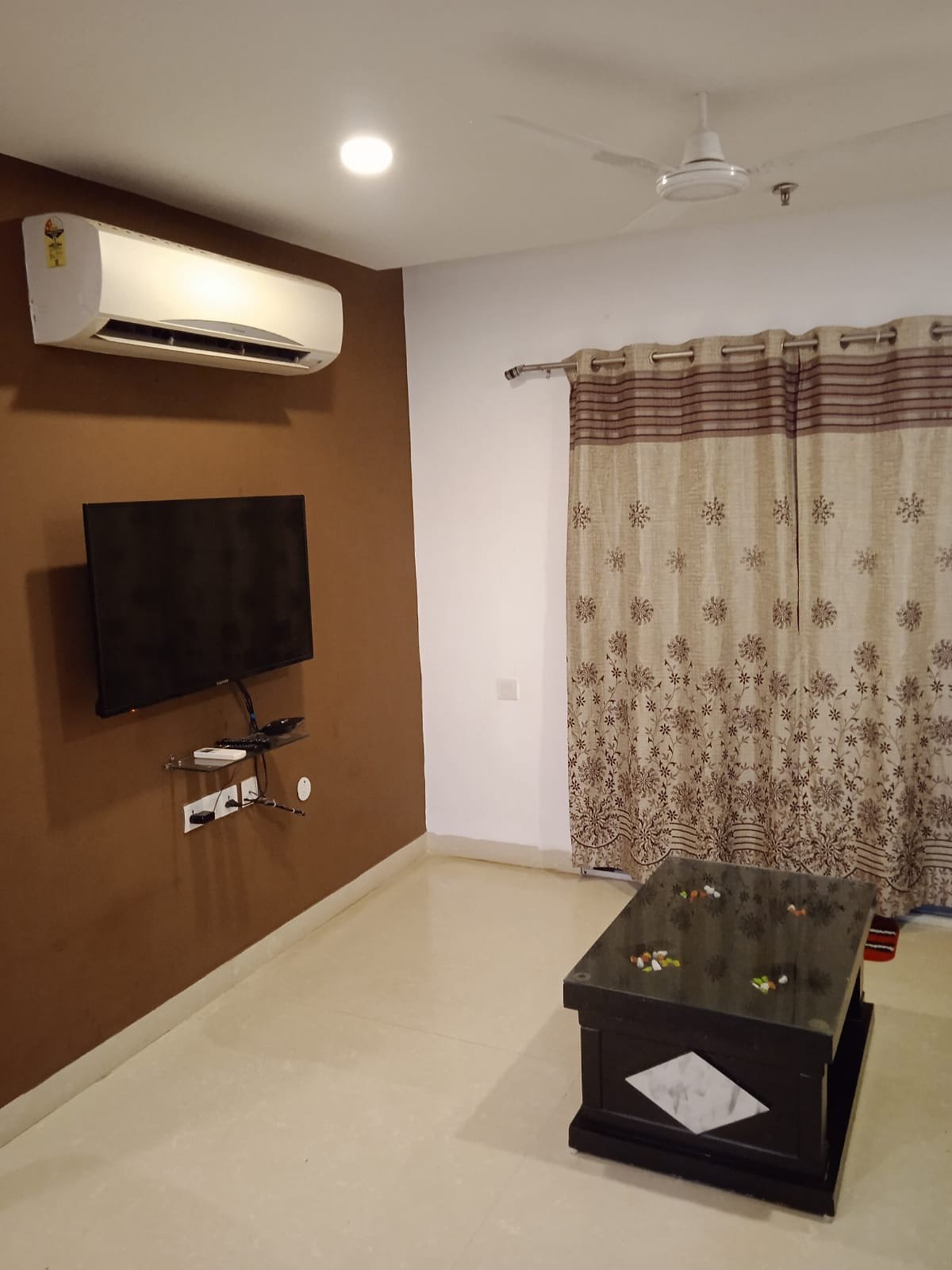 TV lounge with air conditioning